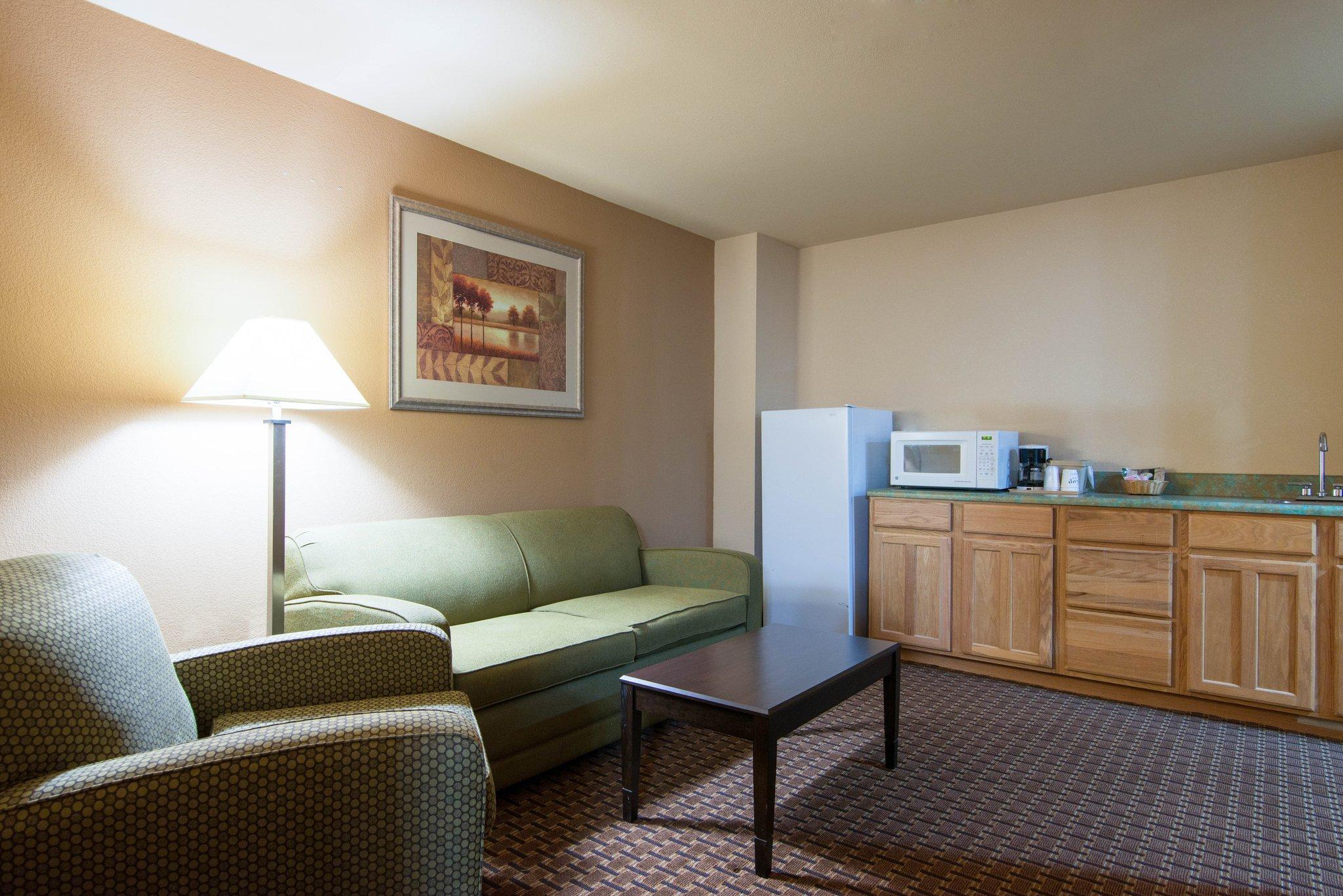 Comfort Inn & Suites Perry National Fairgrounds Area Exterior photo